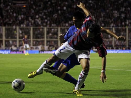 2011-03-132011-03-13t013123z_01_bas113_rtridsp_3_soccer-latam_reuters