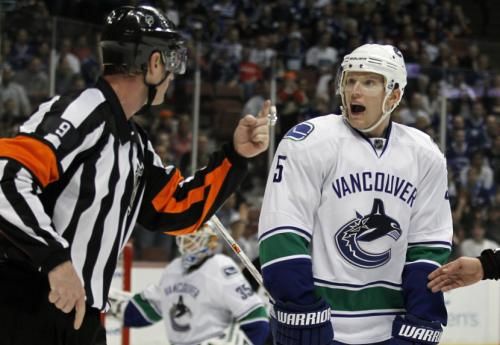 2011-03-072011-03-07t025404z_01_mb08_rtridsp_3_nhl_reuters