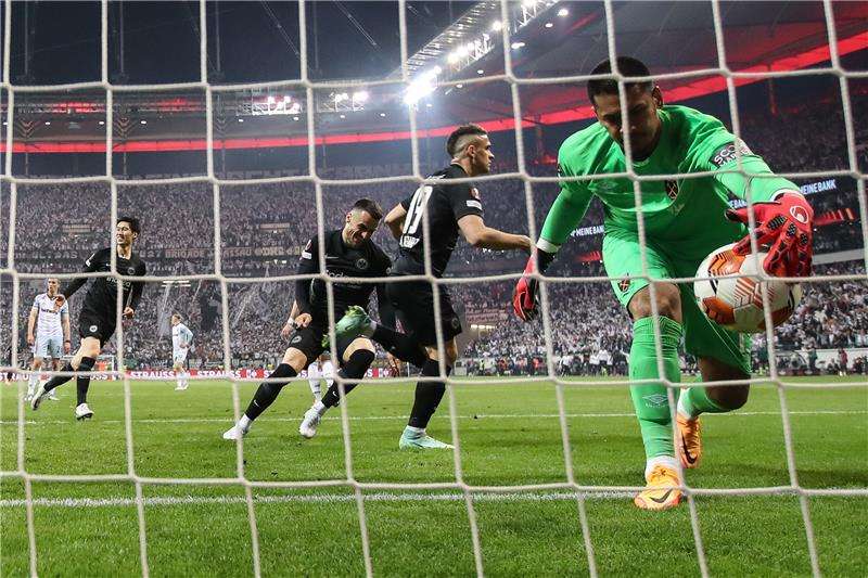 من مباراة فرانكفورت ووست هام