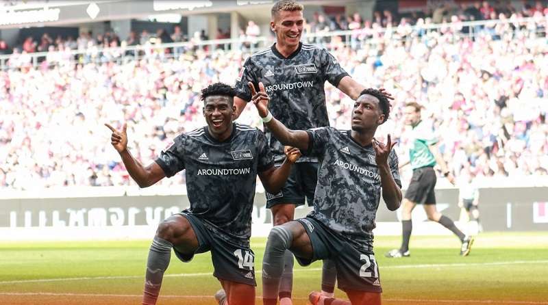 يونيون برلين (نقلا عن حساب النادي في تويتر)