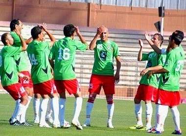 فرحة لاعبين الوحدات في الهدف الاول