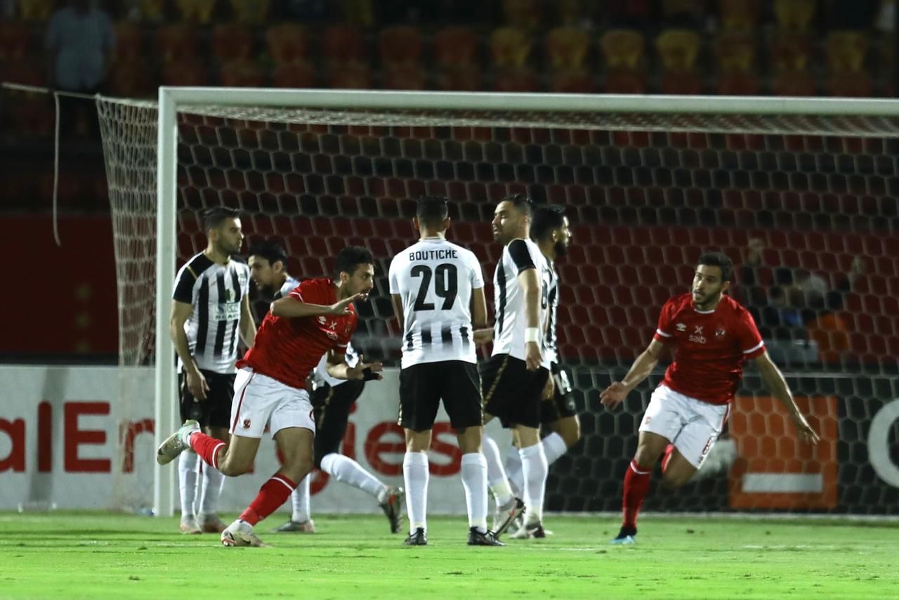 طاهر يحتفل قبل إلغاء الهدف