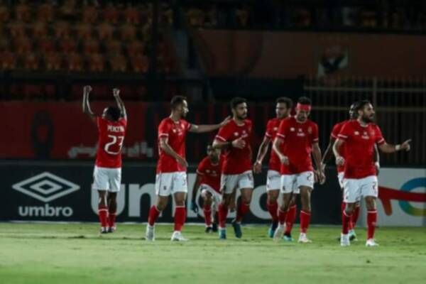 لاعبو الأهلي 