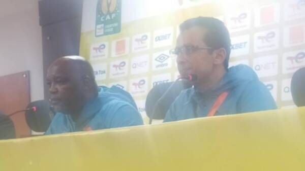 بيتسو موسيماني في المؤتمر الصحفي