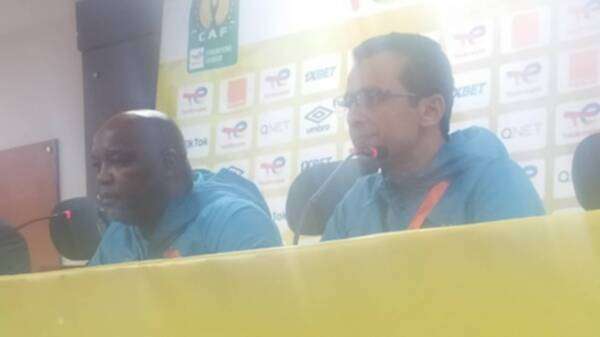 بيتسو موسيماني في المؤتمر الصحفي