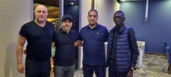 مارتينيز وجهازه المعاون