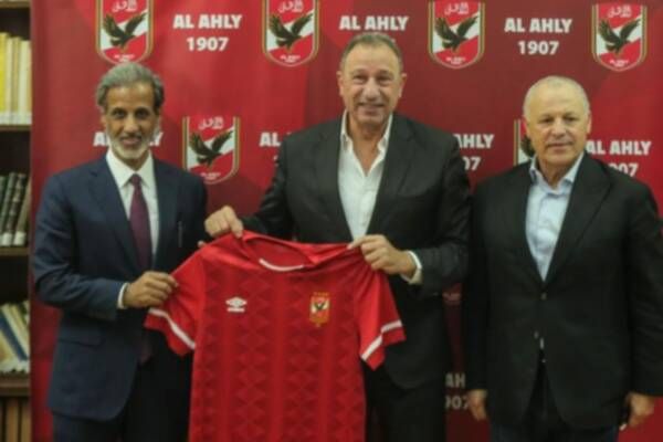 محمود الخطيب والشيخ حمد بن خليفة بن أحمد آل ثاني