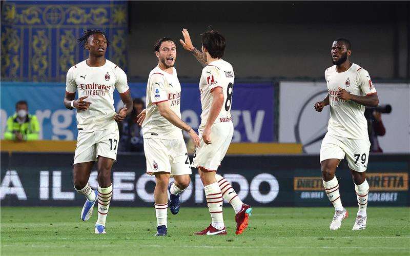 لاعبو ميلان