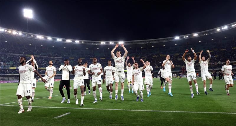 لاعبو ميلان