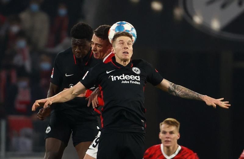 2021-11-21t162004z_247120778_up1ehbl19dekw_rtrmadp_3_soccer-germany-scf-sge-report_reuters