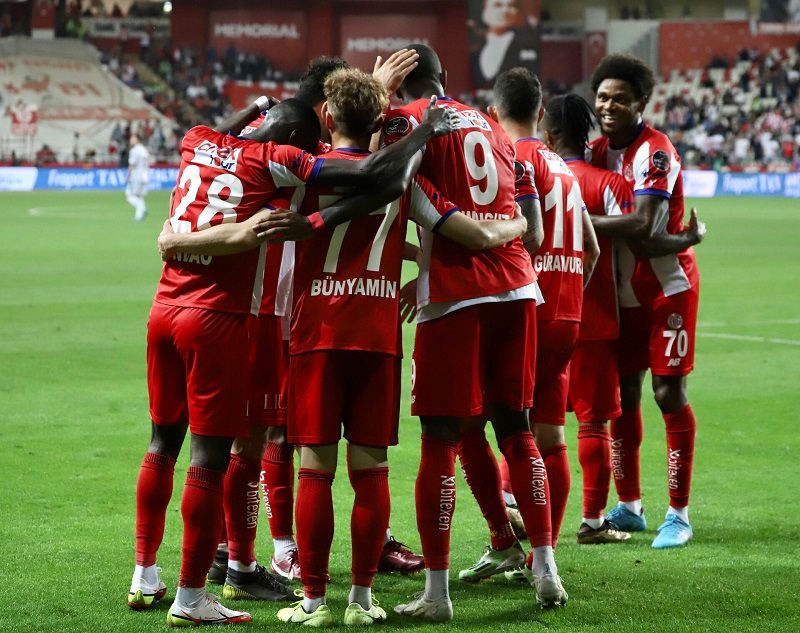 من اللقاء (نقلا عن حساب أنطاليا سبورعلى تويتر)