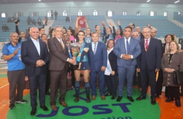 من تتويج اتحاد النسائي بقرطاج 