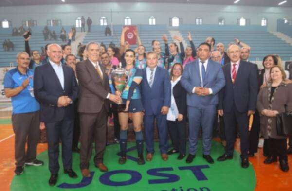 من تتويج اتحاد النسائي بقرطاج 