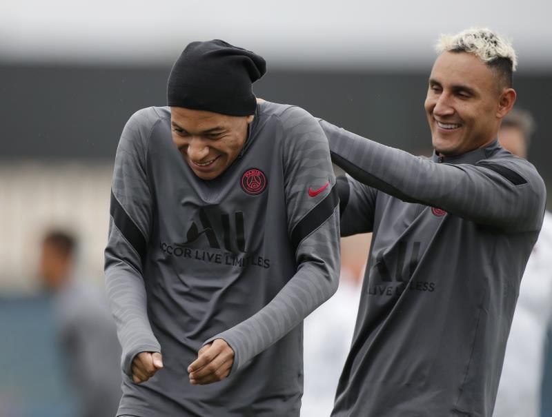 نافاس ومبابي