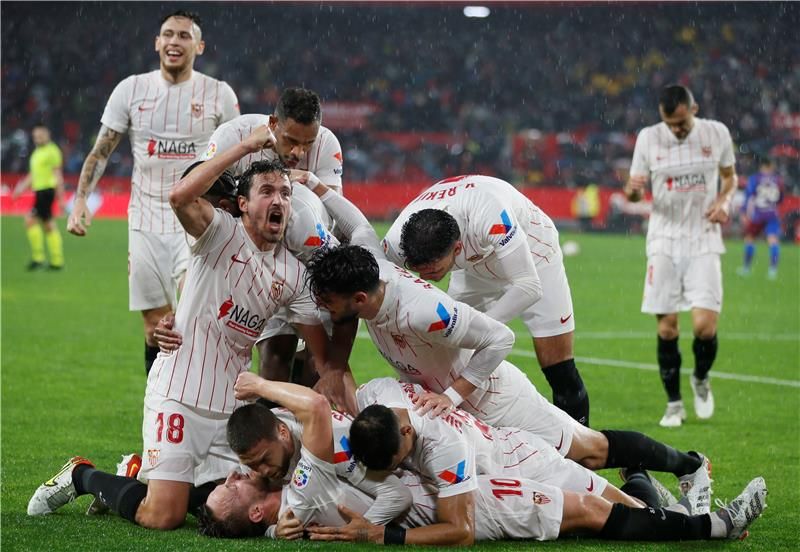 لاعبو إشبيلية