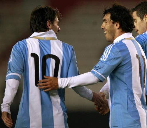 2011-06-212011-06-21t002810z_01_bas103_rtridsp_3_soccer-friendly_reuters