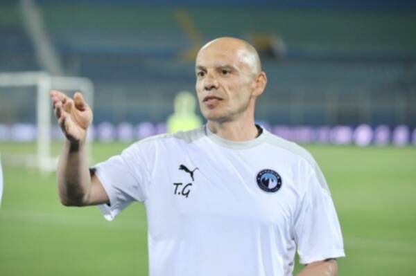 تاكيس جونياس