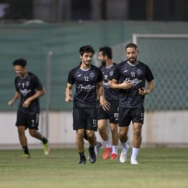 لاعبو الشباب