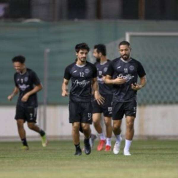 لاعبو الشباب