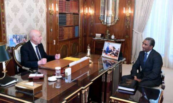 قيس سعيد وكمال دقيش