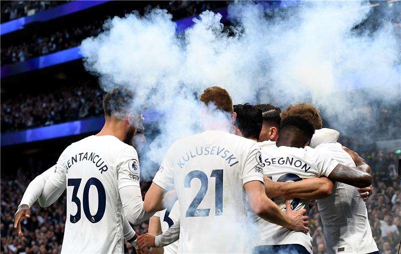 لاعبو توتنهام