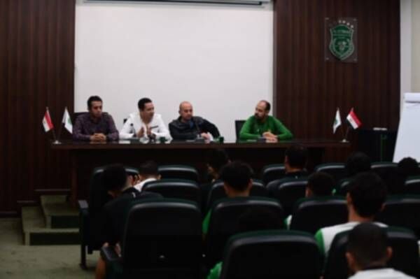 من الاجتماع