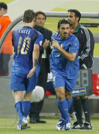 رفاق قاتوزو فى مهمه صعبه أمام التشيك 