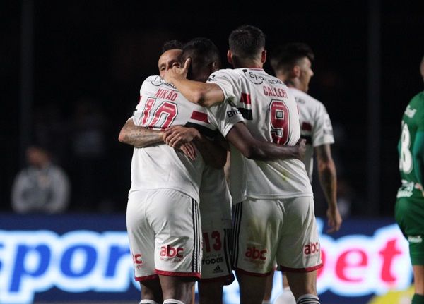 من اللقاء (نقلا عن حساب ساو باولوعلي تويتر)