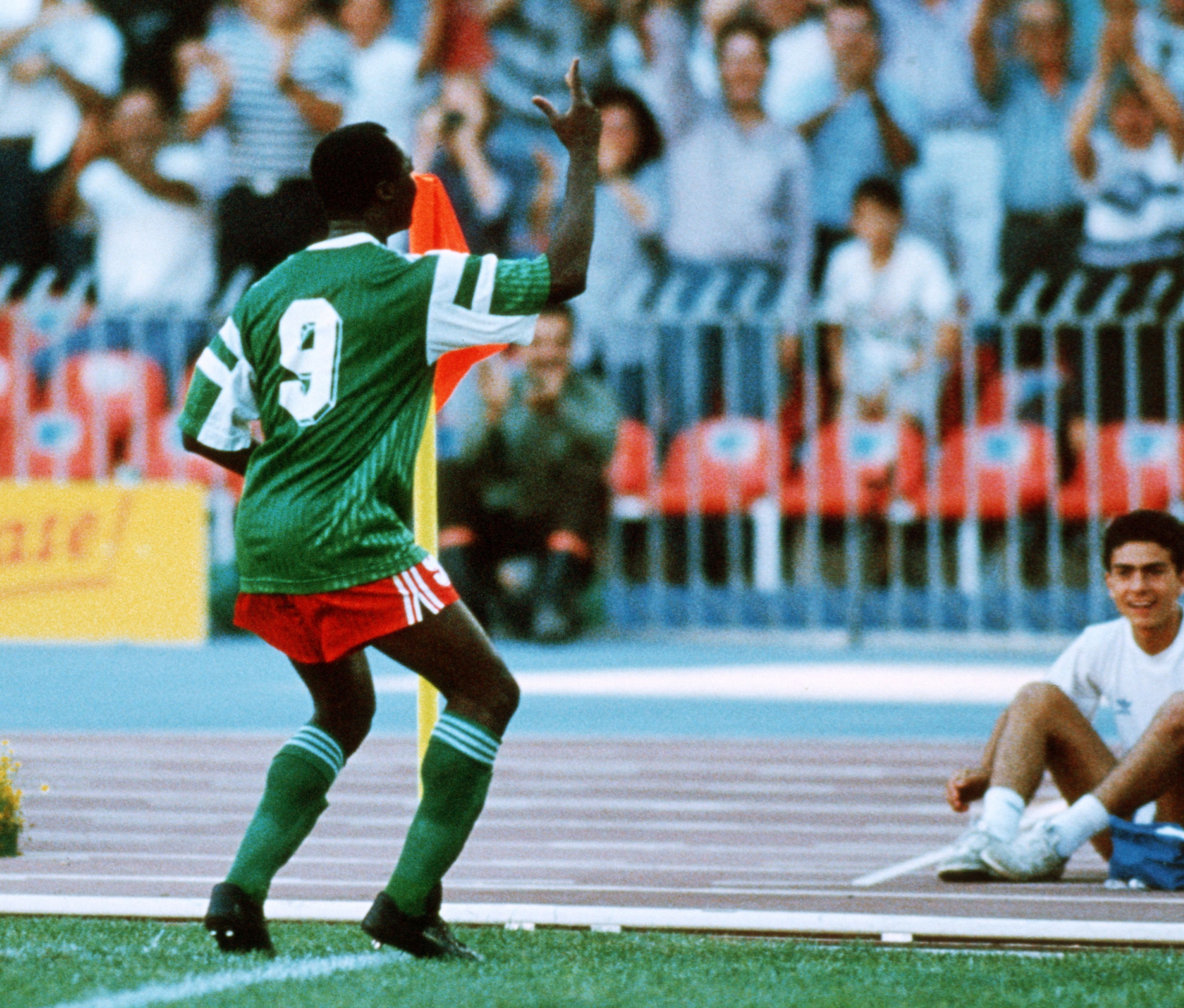 150623125922-roger-milla-corner-flag-celebration