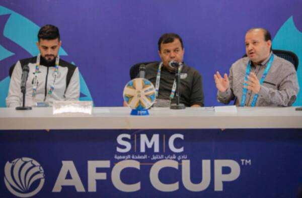 مدرب شباب الخليل في المؤتمر الصحفي