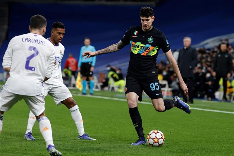 أليساندرو باستوني