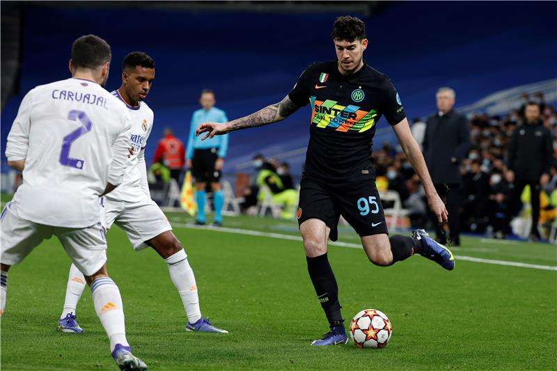 أليساندرو باستوني