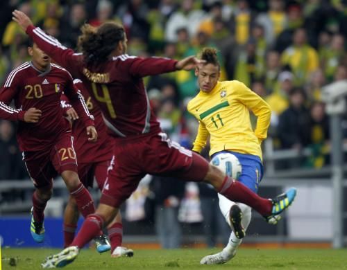 2011-07-032011-07-03t201614z_01_bas620_rtridsp_3_soccer-copa_reuters
