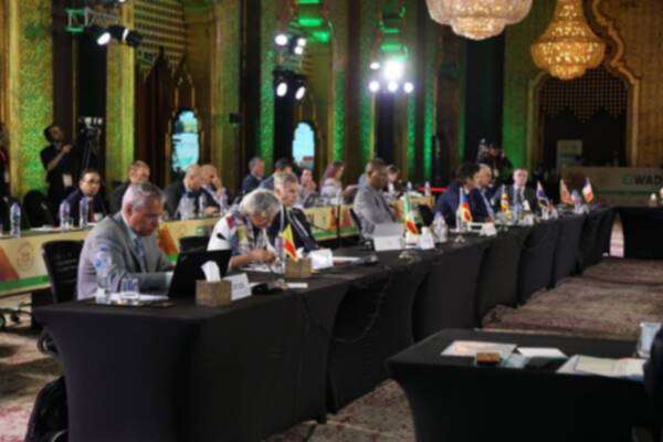 من الاجتماع