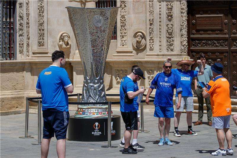 نسخة من كأس البطولة