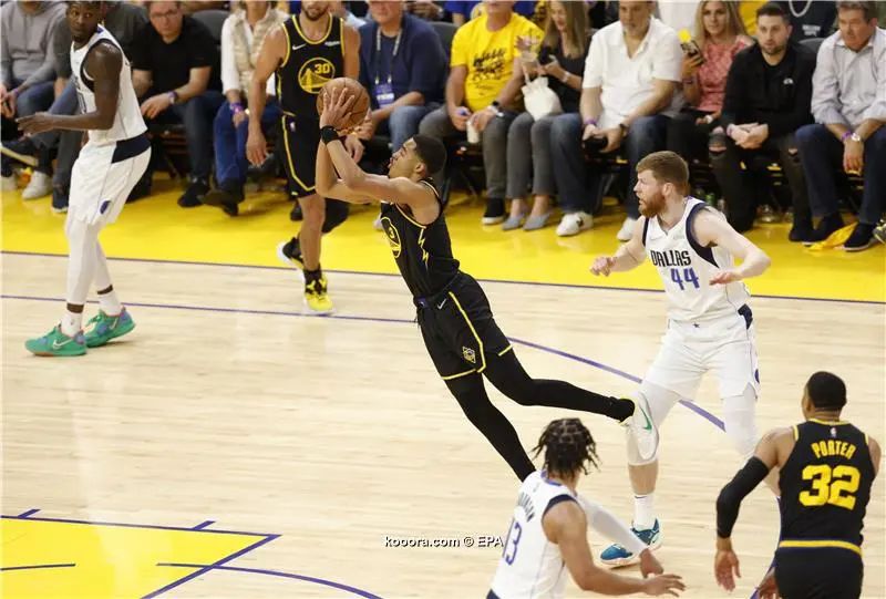 ?i=epa%2fbasketball%2f2022-05%2f2022-05-19-09956930_epa