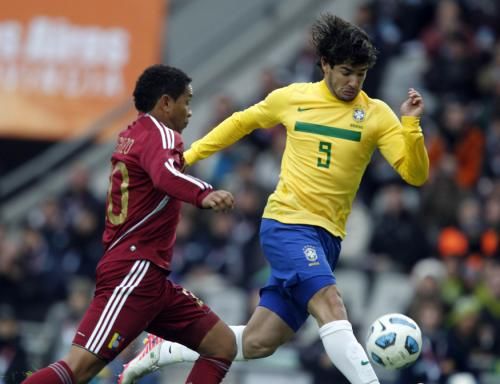 باتو أثناء لقاء فنزويلا في بطولة كوبا أمريكا