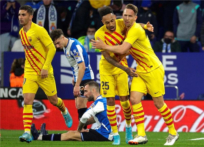 لاعبو برشلونة