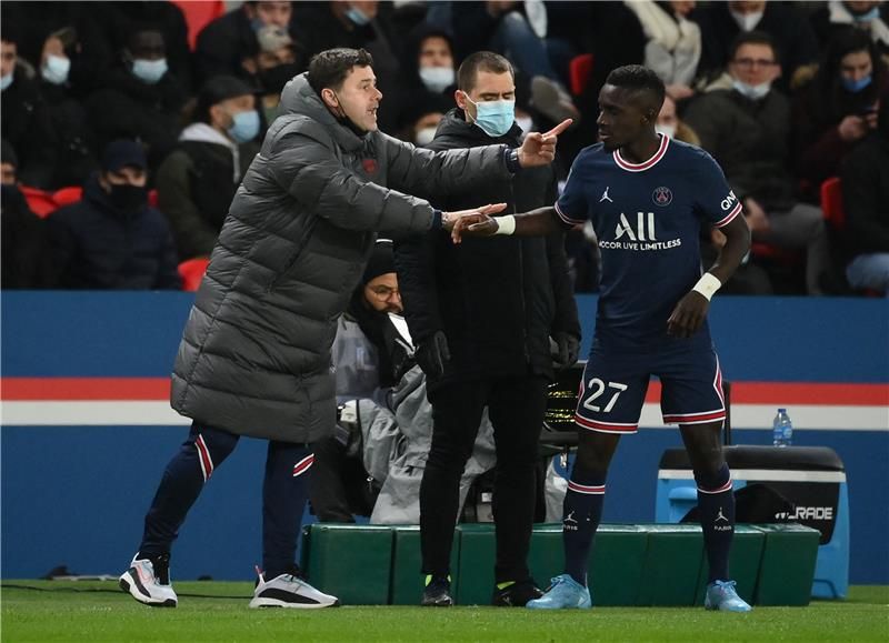 بوكيتينو وإدريسا جايي