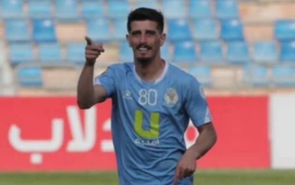 العكش يحتفل بهدف الفوز