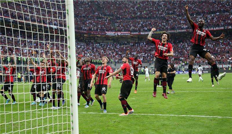 لاعبو ميلان