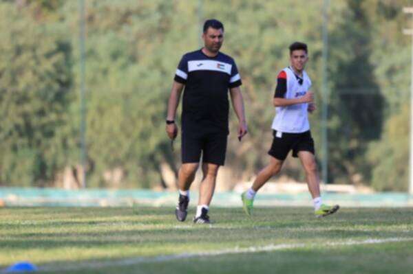 إيهاب أبو جزر 