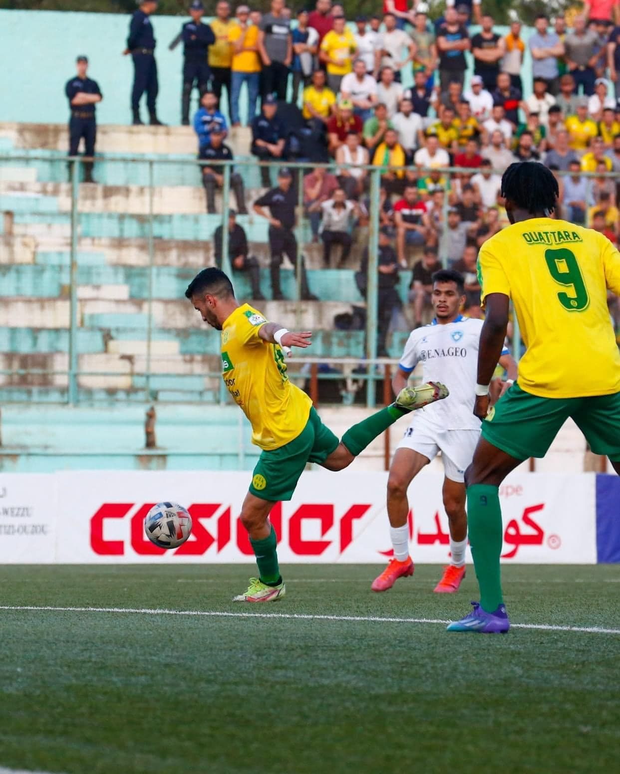 جانب من اللقاء (نقلا عن حساب شبيبة القبائل على تويتر)