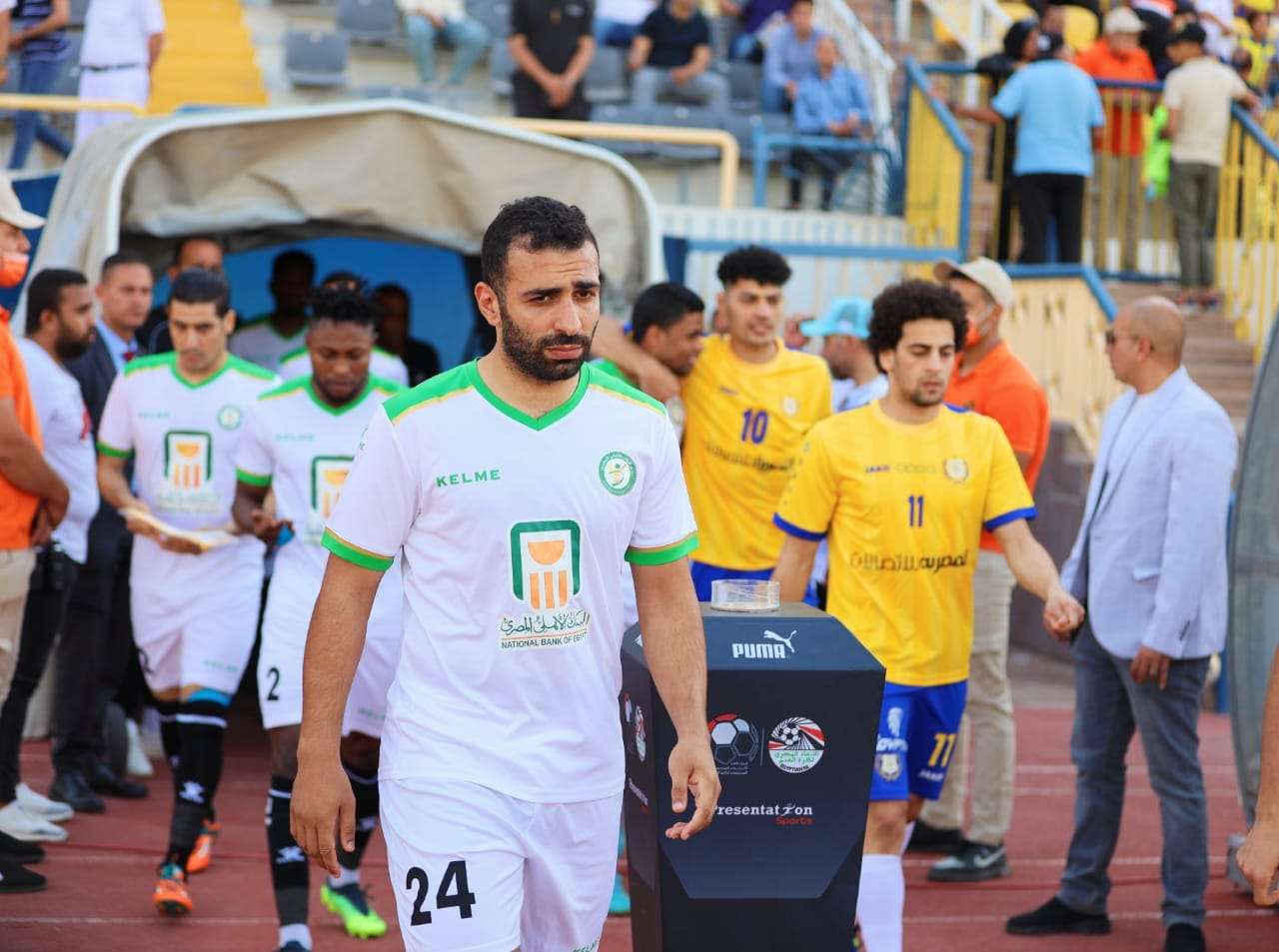 قبل انطلاق المباراة