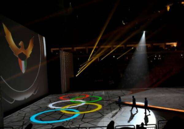 من الافتتاح