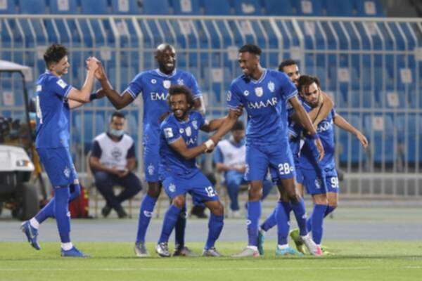لاعبو الهلال