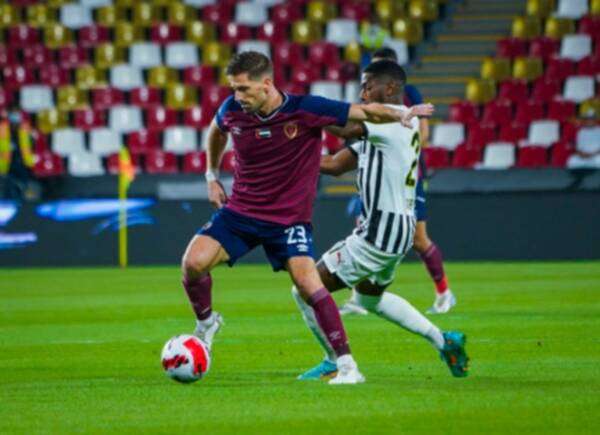 من الدوري الإماراتي