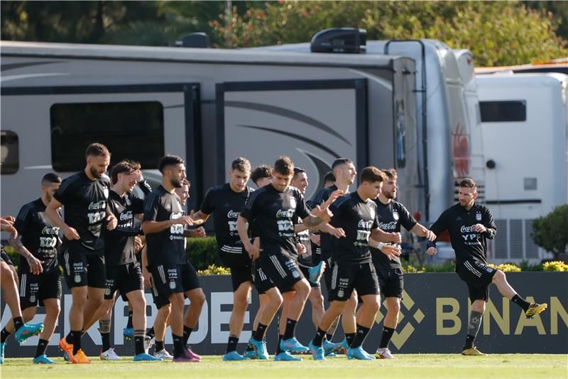 ميسي ولاعبو الأرجنتين