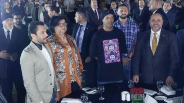 من زيارة رونالدينيو