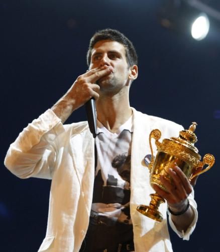 2011-07-04t203820z_01_bel13_rtridsp_3_tennis-djokovic-reception_reuters